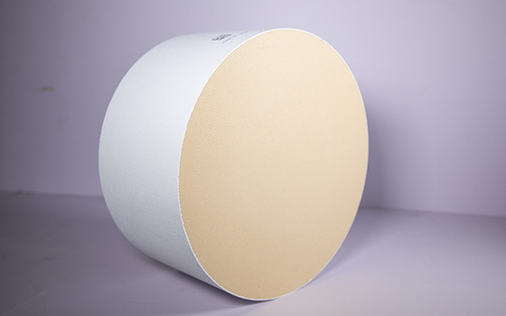 Diện tích bề mặt cao chất xúc tác tổ ong SCR gốm tùy chỉnh