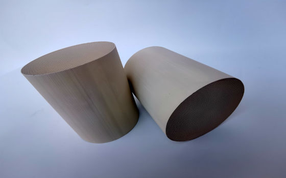 Chất xúc tác ôxy hóa dạng hạt Chất xúc tác của ô tô ô tô chở khách Xe tải
