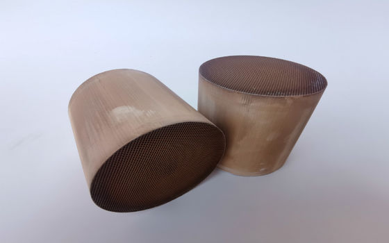 Alumina Honeycomb Monoliths Chất xúc tác Euro III IV V VI cho bộ chuyển đổi xúc tác