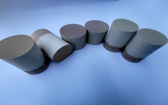 Xe chạy xăng Chất liệu nền xúc tác tổ ong Alumina Euro 4 5 6
