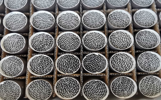 Bộ chuyển đổi xúc tác Euro 4 Euro 5 Chất xúc tác Scr có chọn lọc Chất xúc tác Scr cho ô tô