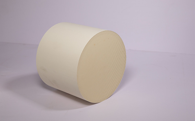 Đường kính lỗ rỗng nhỏ Chất xúc tác SCR Khối lượng lớn Giảm xúc tác chọn lọc tùy chỉnh