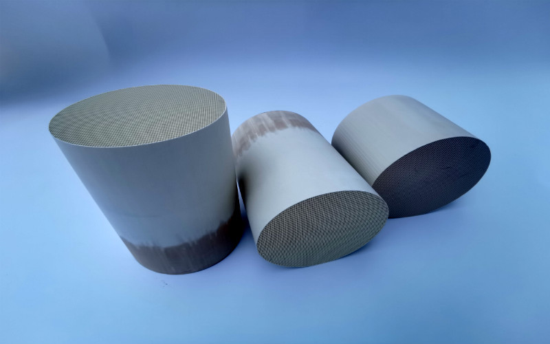 Chất xúc tác ba chiều xả được sử dụng trong bộ chuyển đổi xúc tác 3 chiều Universal Euro 4 5 6