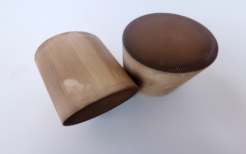 Bộ chuyển đổi xúc tác tổ ong bằng gốm kim loại bạch kim Chất xúc tác tổ ong Scr 100cell 200cell