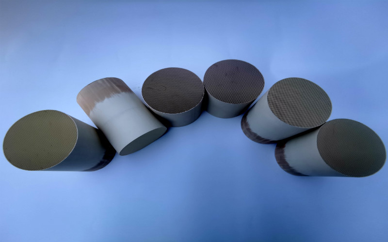 Gốm tổ ong Chất xúc tác bạch kim Palladium Rhodium Chất xúc tác xốp 400Cpsi